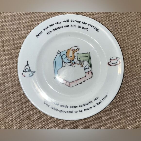 Lot of (2) PETER RABBIT WEDGWOOD Mr McGregor's Garden + sick in bed w/ mother - Picture 4 of 7